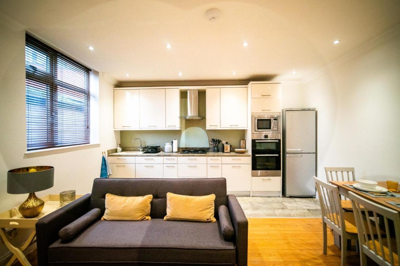 Stay With Serena Homes , One Bedroom Apartment เพอร์ลีย์ ภายนอก รูปภาพ