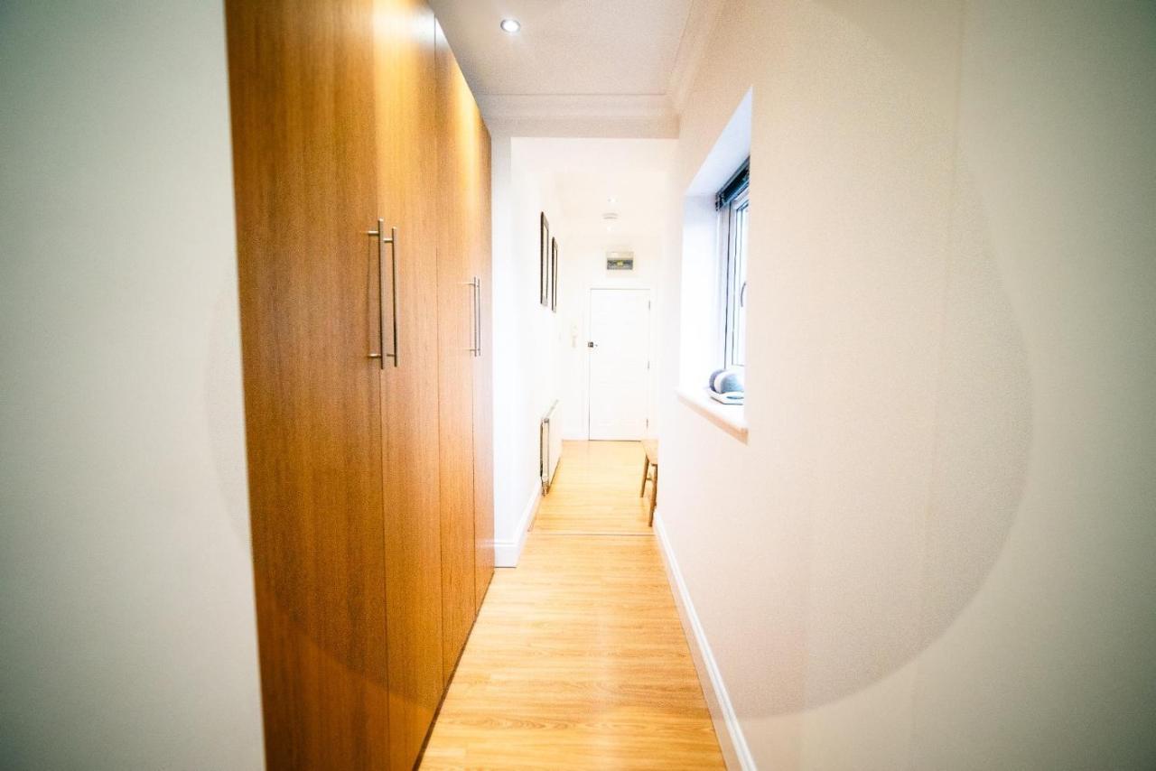 Stay With Serena Homes , One Bedroom Apartment เพอร์ลีย์ ภายนอก รูปภาพ