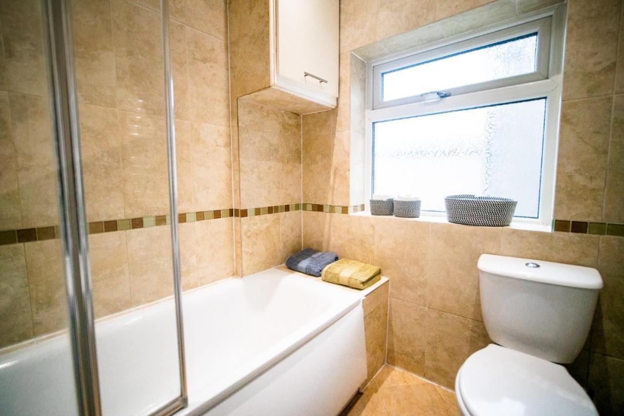 Stay With Serena Homes , One Bedroom Apartment เพอร์ลีย์ ภายนอก รูปภาพ