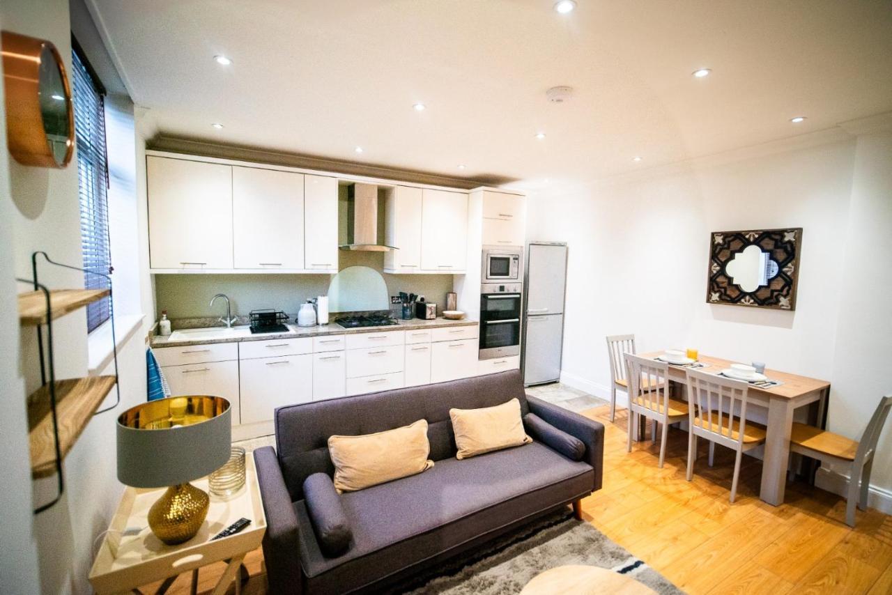Stay With Serena Homes , One Bedroom Apartment เพอร์ลีย์ ภายนอก รูปภาพ