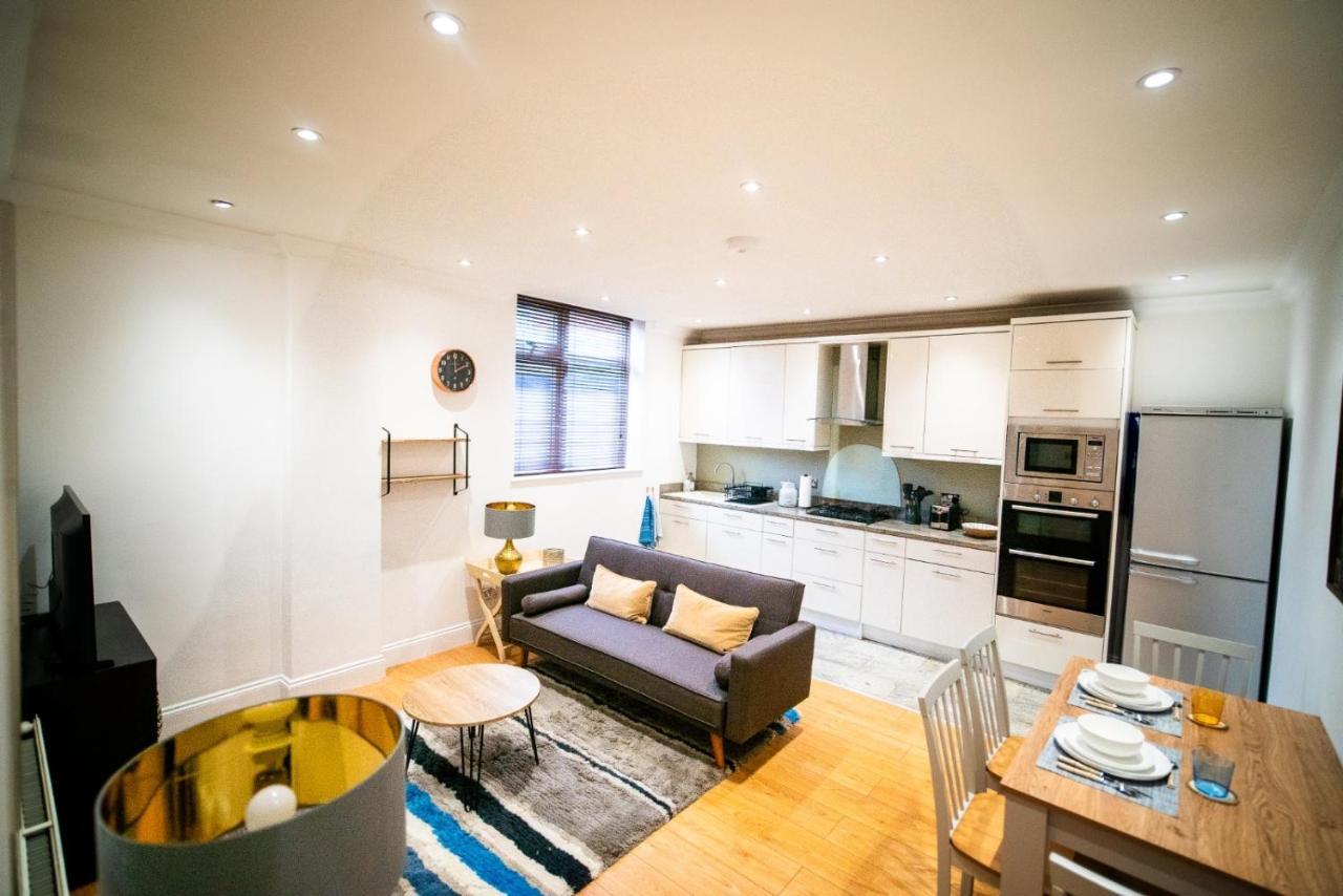 Stay With Serena Homes , One Bedroom Apartment เพอร์ลีย์ ภายนอก รูปภาพ